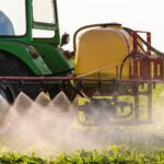 ¿Fabricas o importas plaguicidas? El sector agroquímico y de fertilizantes enfrenta nuevas restricciones.